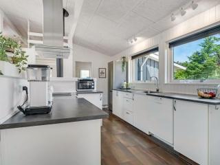 Holiday Home Anemette - 900m from the sea by Interhome - 6