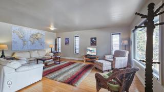 Fantastic Home Minutes from Downtown & Beaches by StayIn - 9