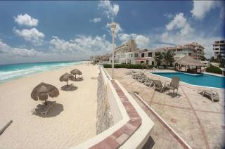 Condominium in Cancun Beach - 3