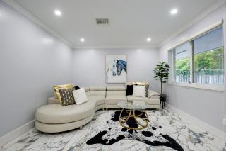 < 3 Mi to Hard Rock Stadium! Family-Friendly Home - 0