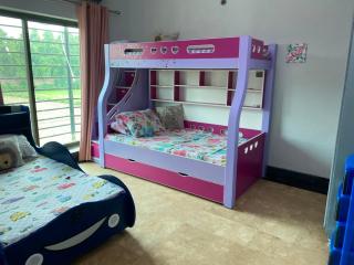 Spacious and Cozy 3 Bedroom Family Apartment - 4