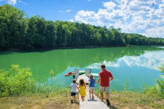 Smoky Mountain Lake Retreat Deck Games Views - 9