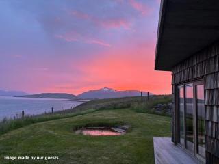 Natural Wood House Kaldbakur with Panoramic Fjord View & Hot Tub - by Nollur - 8