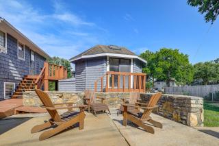 Private Yard & Patio! Overland Park Group Getaway - 0