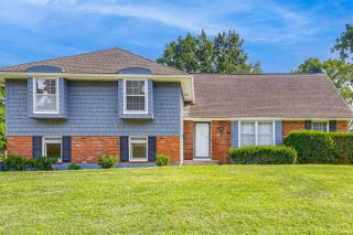 Private Yard & Patio! Overland Park Group Getaway - 9