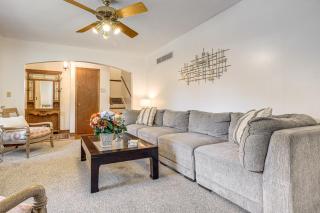Private Yard & Patio! Overland Park Group Getaway - 5