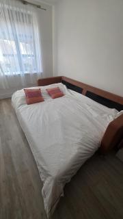 Bright Bedroom in Modern 2-Bed Flat - 6