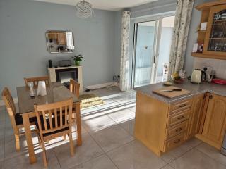 Spacious 3 bed home in Carrigaline - 6