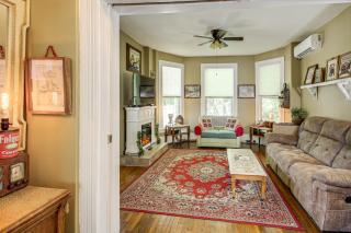 Walk to Bathhouse Row! Historic Gem w/ Yard - 4