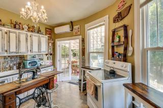 Walk to Bathhouse Row! Historic Gem w/ Yard - 1
