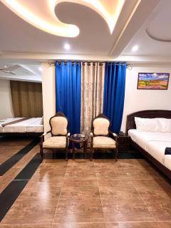 AAKAS Hotel & Restaurant - 6