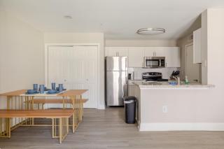 Cute 1bed 1bath | 2Queen Beds at 5 min walk to NRG - 8