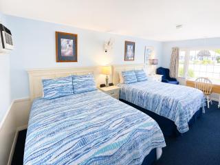 A Beach Breeze Inn - 8