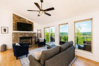 Breathtaking Lake Views Game Room Deck 4BR - 7