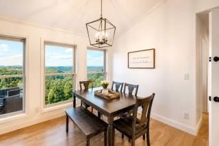 Breathtaking Lake Views Game Room Deck 4BR - 2