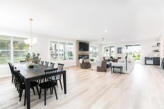 Victory Views Estate Luxury Retreat for 25 Guests - 4