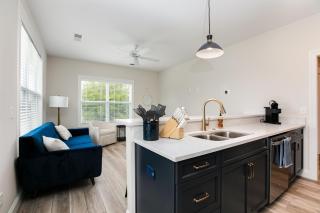 Victory Views Estate Luxury Guest Loft - 9