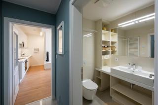Craftsapartment -free parking, king size beds, Netflix and Nintendo - 3