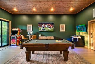 Luxury Retreat Indoor Waterfall Pool Sleeps 12 - 6