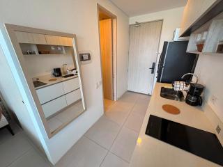 Suite con Jacuzzi y Vista Lateral al Mar - 1