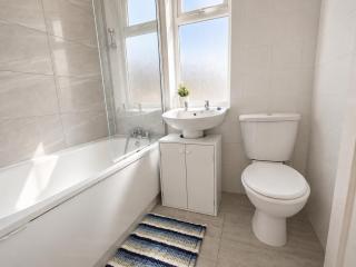 Silverlake Stays - Gloucester Road - 1