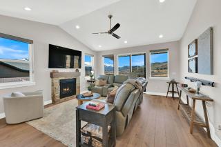 Luxury Eden Retreat Hot Tub Powder Mountain Views Family Fun - 7
