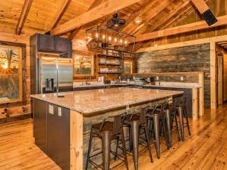 THE Cedar Lodge Games Hot Tub Movies Sleeps 20 - 2