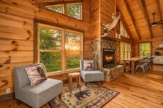 THE Cedar Lodge Games Hot Tub Movies Sleeps 20 - 1