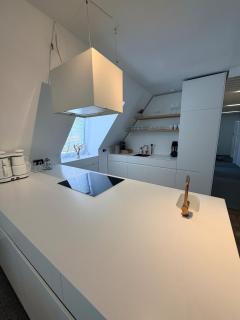 Große Wohnung in Zentrumsnähe 4 Schlafz Whg mit voll ausgestatteter Küche & Stellplatz - 8