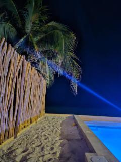 Beachfront , alberca y terraza - 9