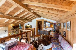 Authentic Chalet in Chamonix-Mont-Blanc - 3