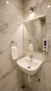 Hotel Taarini Rajwada Indore By LOTO - 2