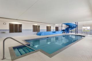 Days Inn & Suites by Wyndham Yorkton - 9