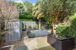 Elegant 3Br Home With Garden and Parking - 8
