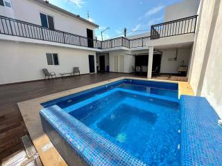 Lujoso departamento con alberca y jacuzzi - 8