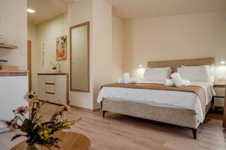 Staylux Villa Free Parking Balcony 10 minutes to Lake and Old Town - 1