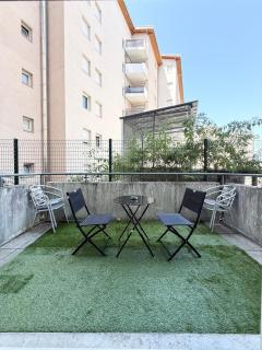 Large studio Independent sleeping area Swimming pool - 5