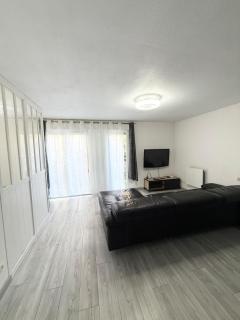 Large studio Independent sleeping area Swimming pool - 4