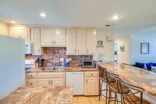 'Sea-King Sol' Ocean-View Condo in Port Aransas! - 4
