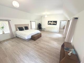 Guest Quarters at the Abbey - 2