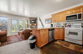 Powder Mtn Eden Condo with Pool Hot Tub and Mountain Views - 7