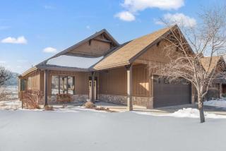 Eden Mountain Retreat House with HOA Pool Hot Tub Stunning Views - 4
