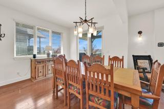 Stunning Mountain and Valley Views with Hot Tub Sleeps 16 - 1