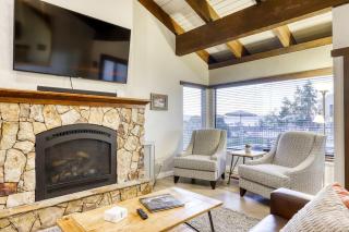 Amazing Lakefront Townhome with Lake & Pool Views Gas Grill Steps from Private Beach - 6