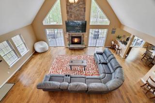 Poconos Masthope 6BR Home Ski Big Bear - Lake Pool - 0