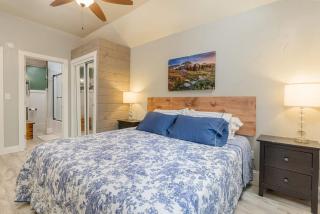 Walkable & Comfy, Minutes to Everything - 4