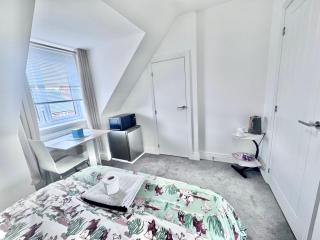 Comfortable En-suite room in peaceful Hampton Home - 7