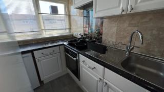 Large one bedroom flat with two beds sleep 4 - 6