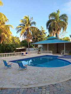 Luxurious 4-Bedroom Villa with Private Pool in Hatillo - 1