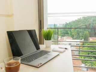 NEW! Studio El Poblado Balcony & 500 Mbps Wi-Fi - 7